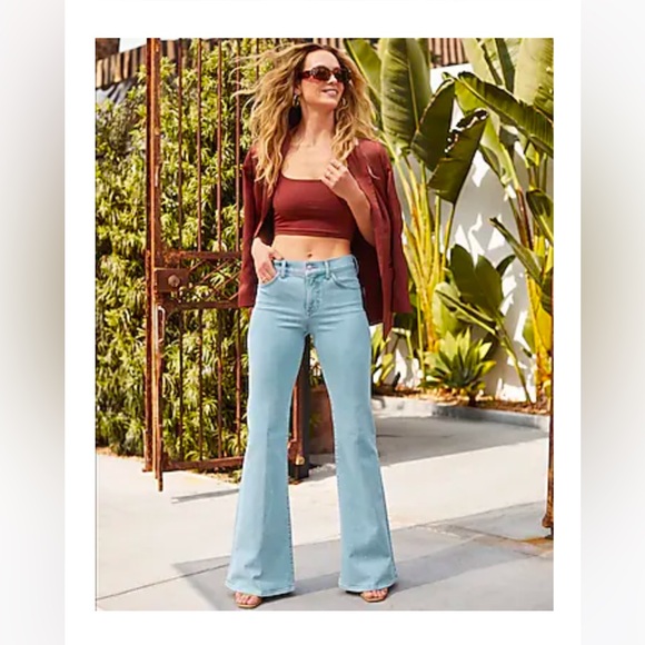 Express Denim - 70’s Mid Rise Flare Jeans Light Wash sz 2R